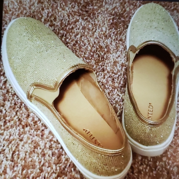 Woman s fashion sneakers 👟 - Picture 2 of 2